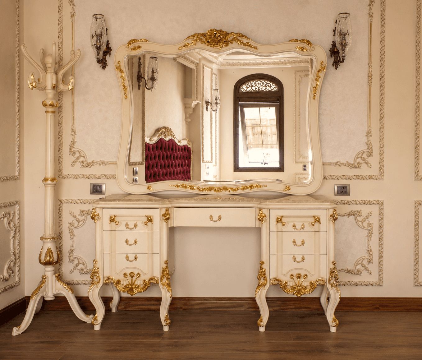 Ras El Bar Master Bedroom thumbnail 5