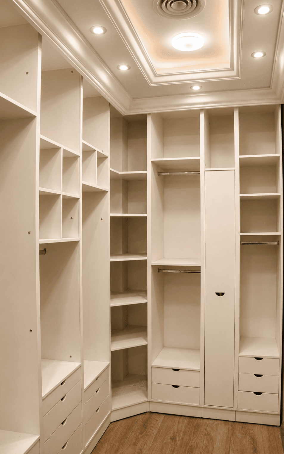 Ras El Bar Master Bedroom thumbnail 6